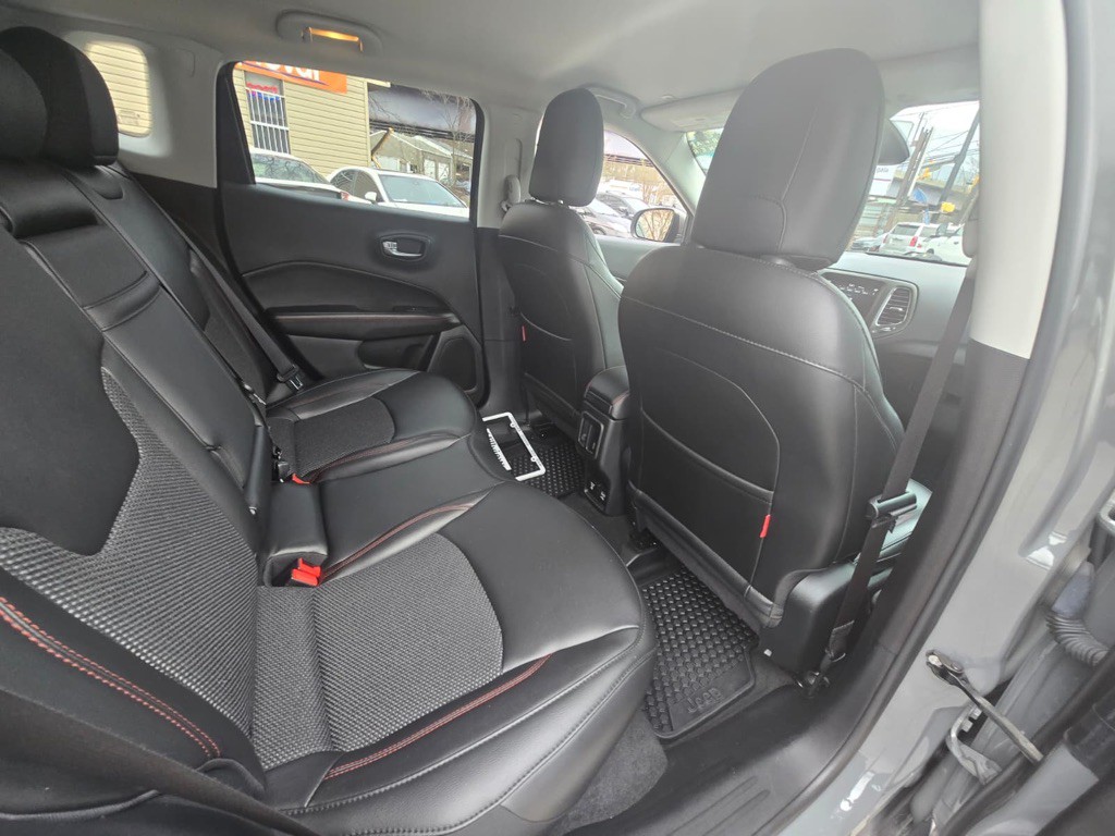 2019 Jeep Compass Image 10