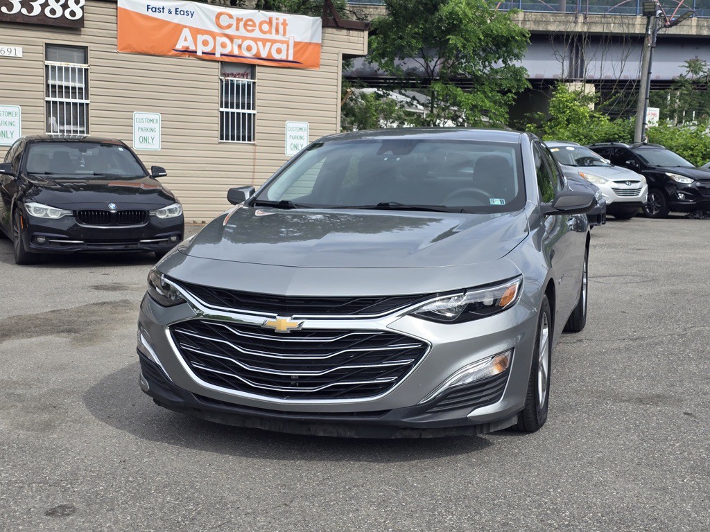2024 Chevrolet Malibu Image 2