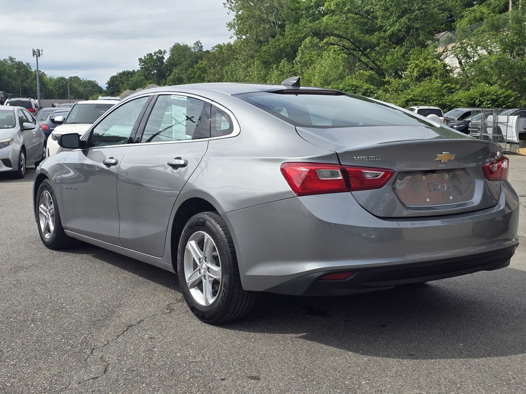 2024 Chevrolet Malibu Image 4