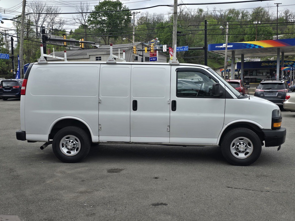 2021 Chevrolet Express Image 8