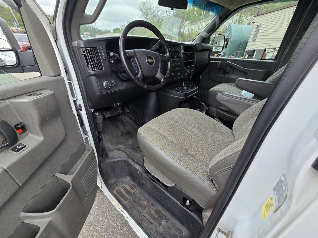 2021 Chevrolet Express Image 10