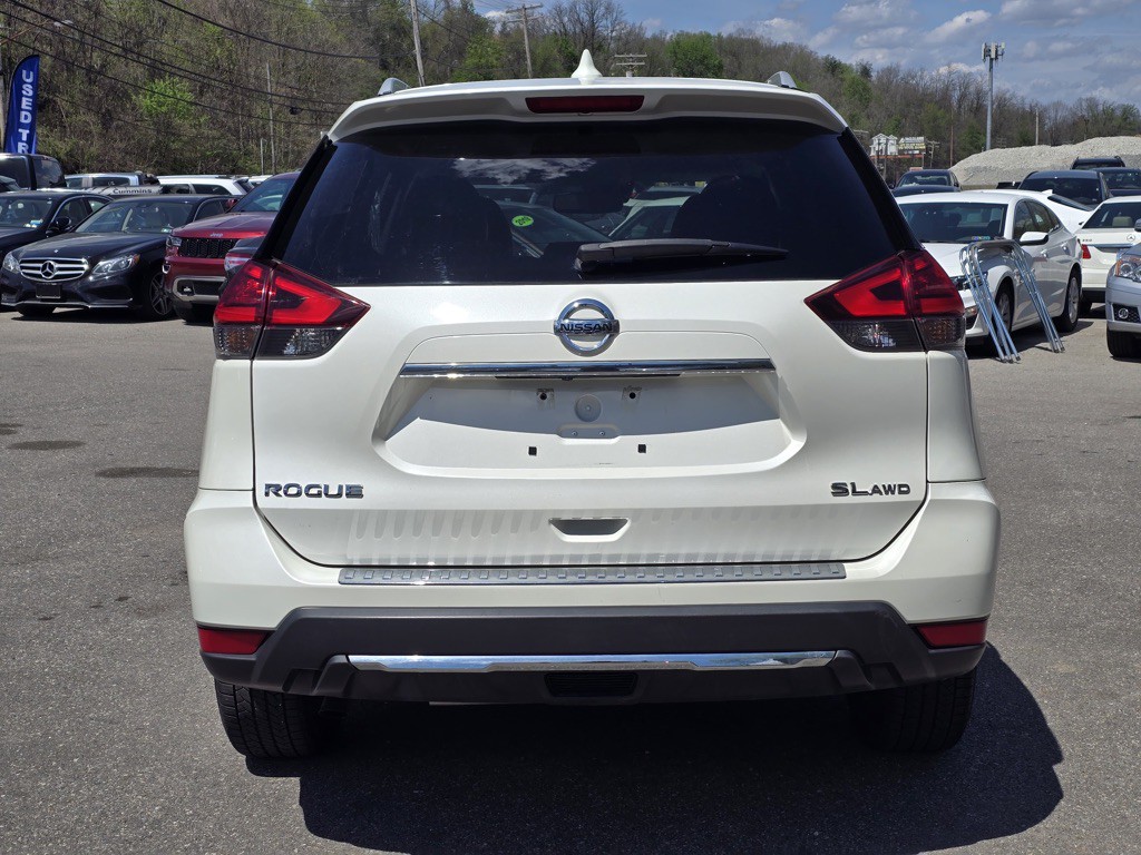 2017 Nissan Rogue Image 3