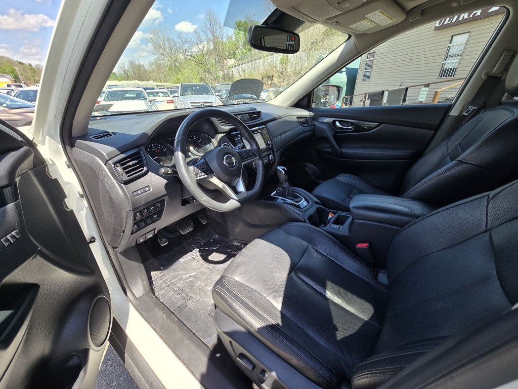 2017 Nissan Rogue Image 9