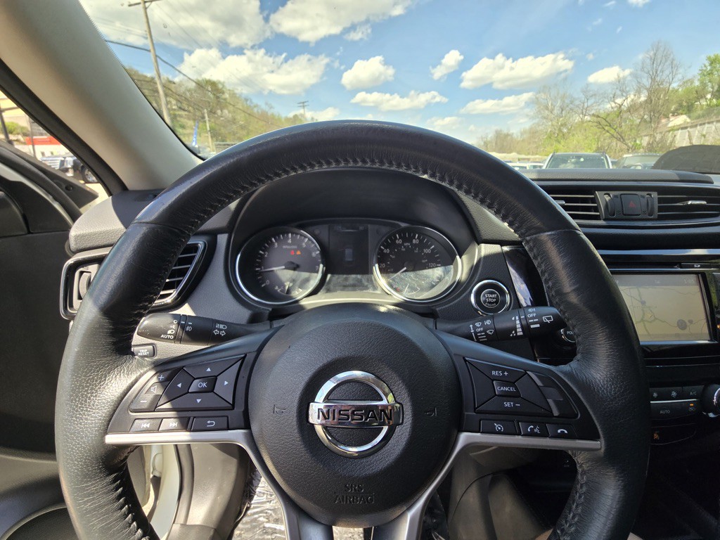 2017 Nissan Rogue Image 10