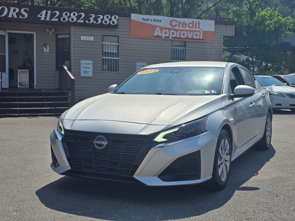 2023 Nissan Altima Image 2
