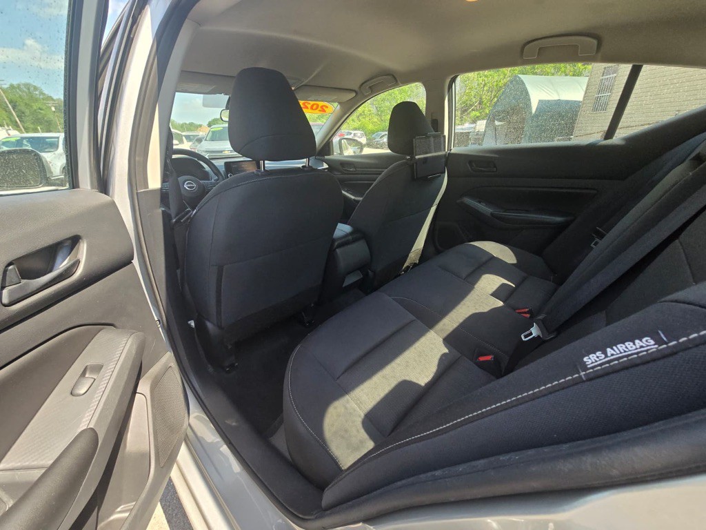 2023 Nissan Altima Image 8