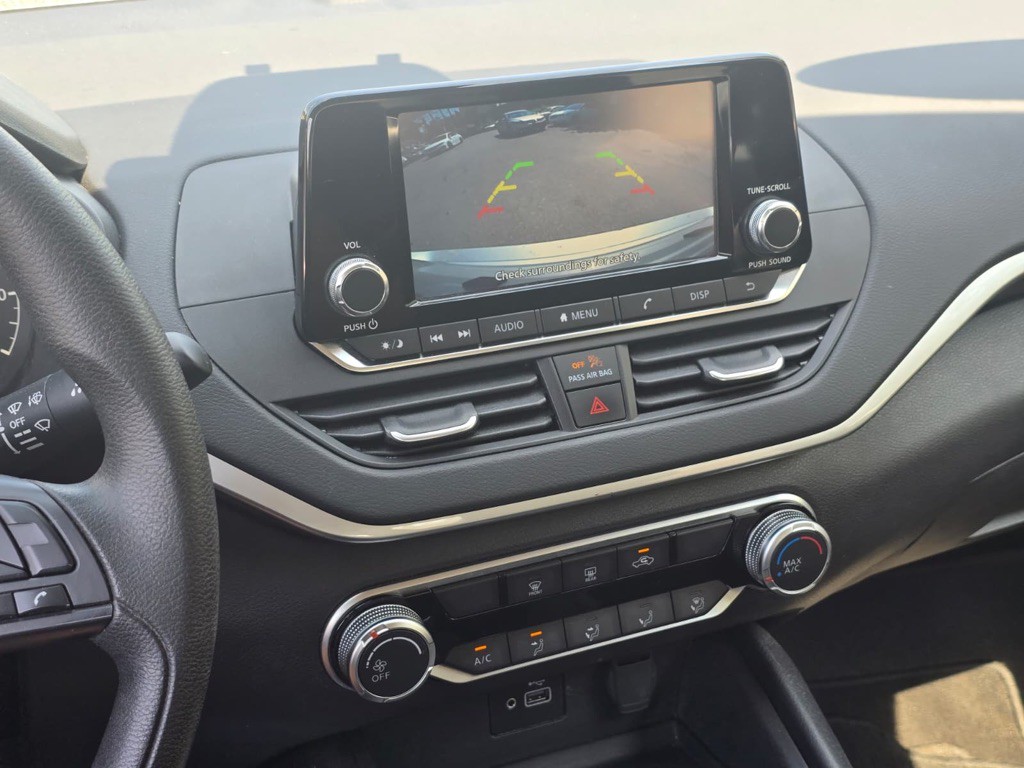 2023 Nissan Altima Image 13