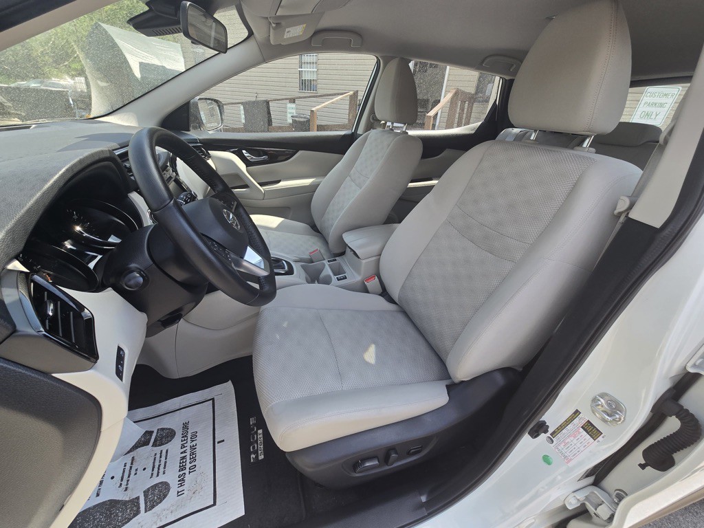 2021 Nissan Rogue Image 1