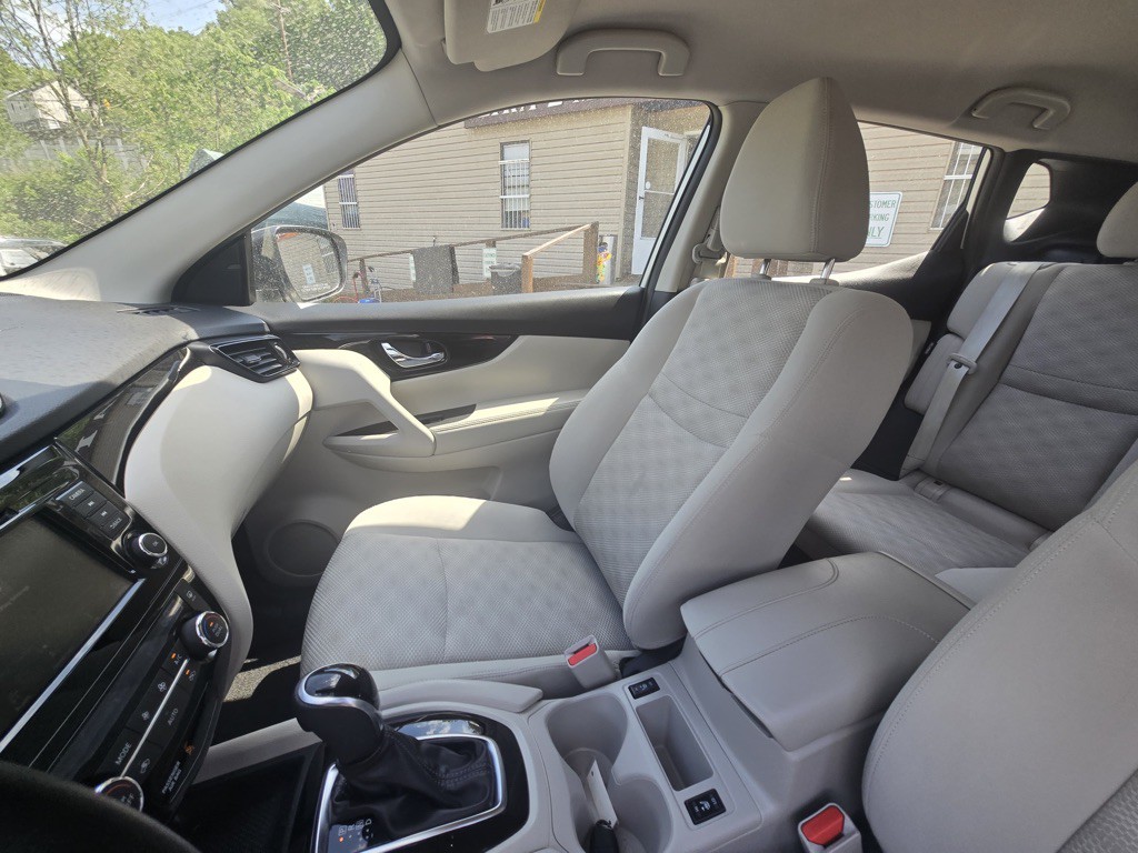 2021 Nissan Rogue Image 2