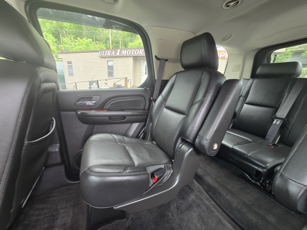 2014 Cadillac Escalade Image 8