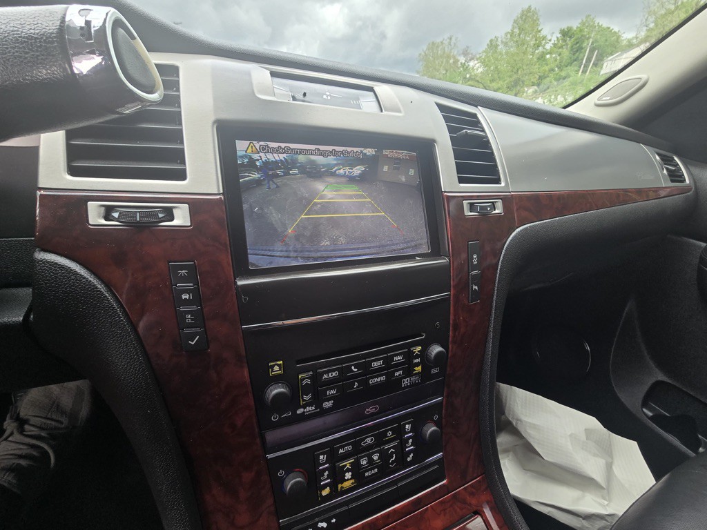 2014 Cadillac Escalade Image 13