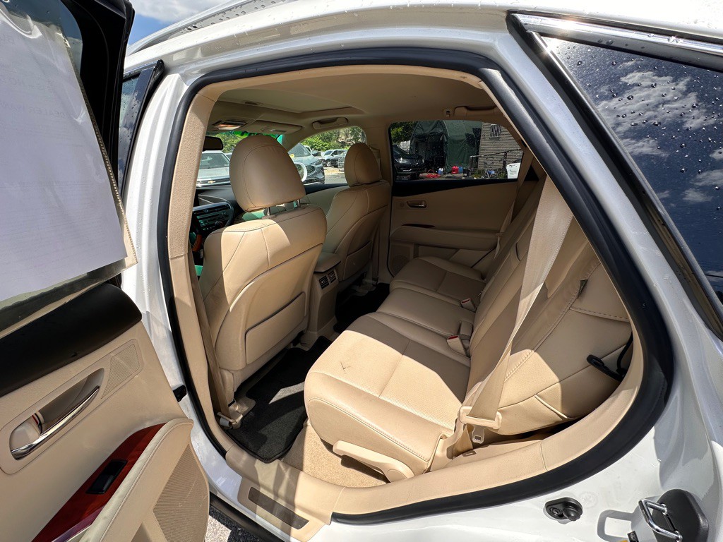 2011 Lexus RX Image 8