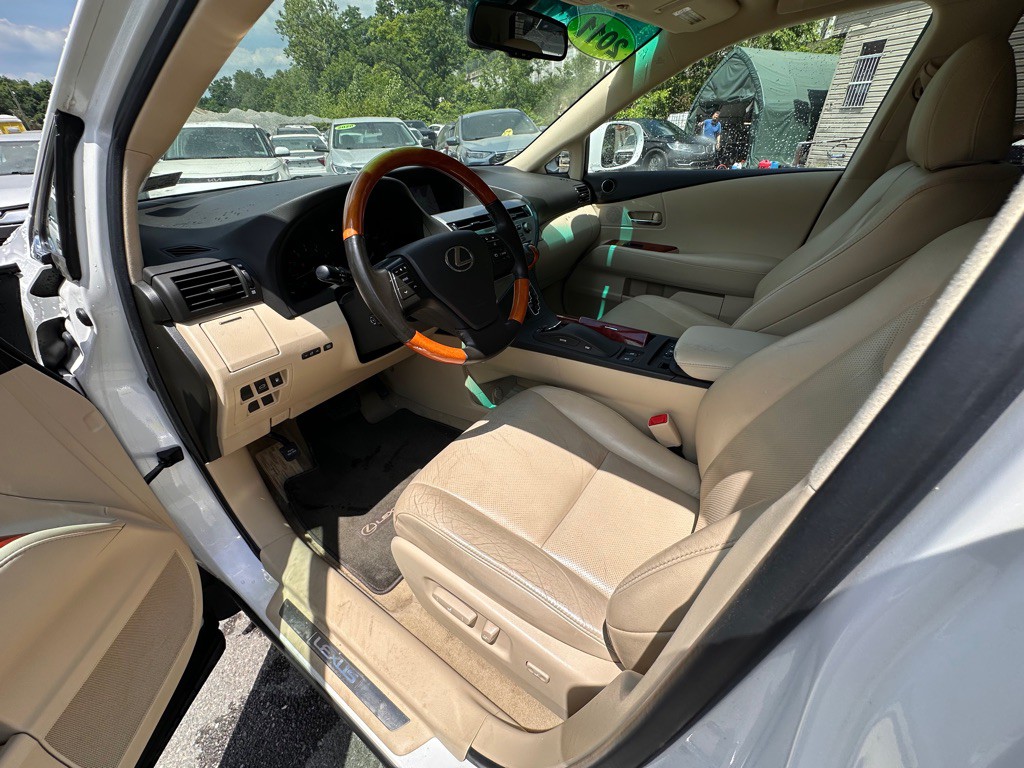 2011 Lexus RX Image 10