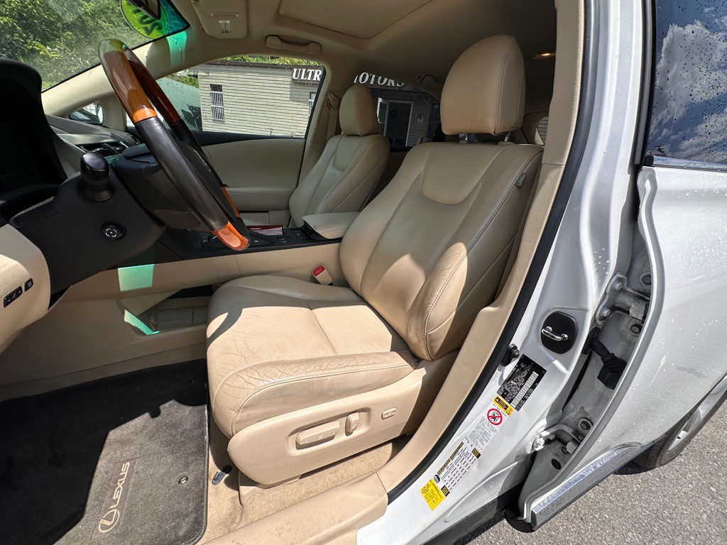 2011 Lexus RX Image 11