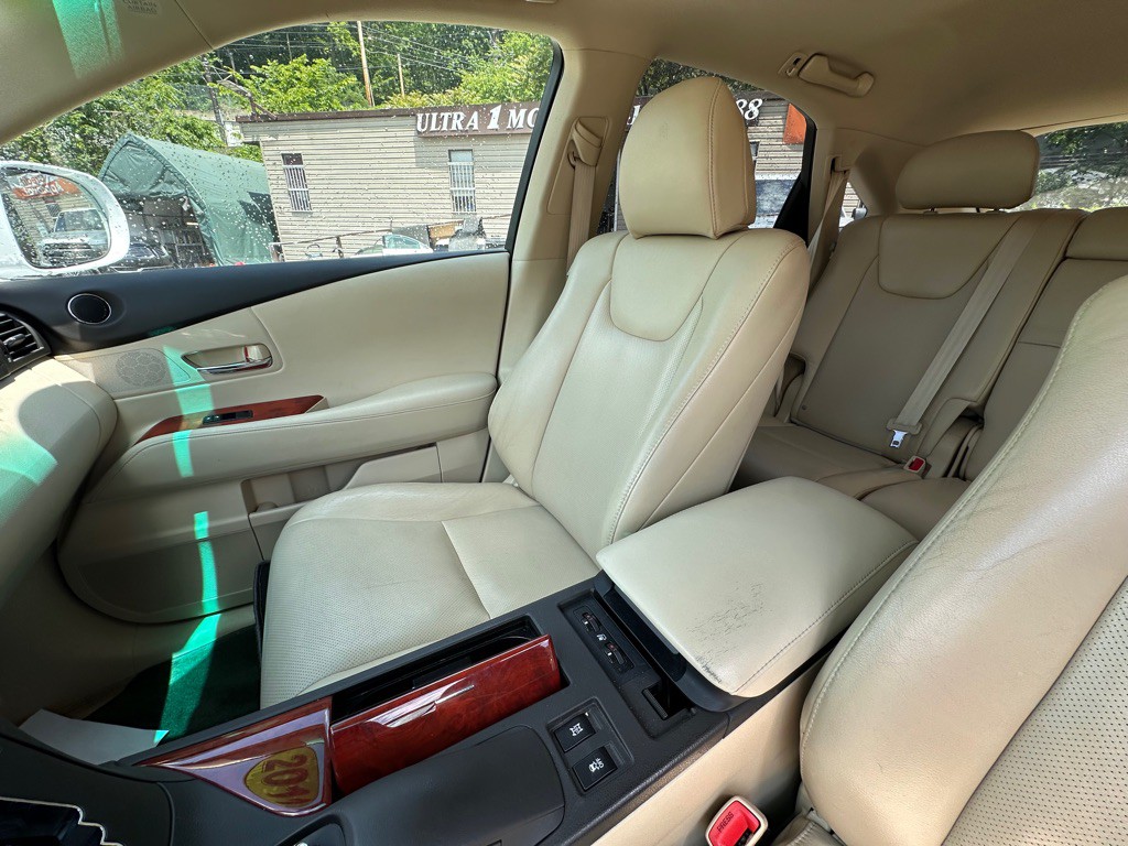 2011 Lexus RX Image 12