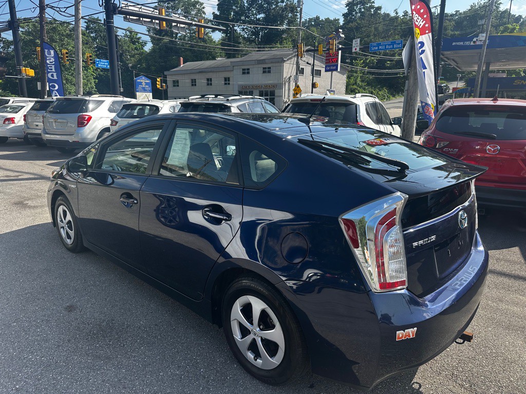 2014 Toyota Prius Image 4