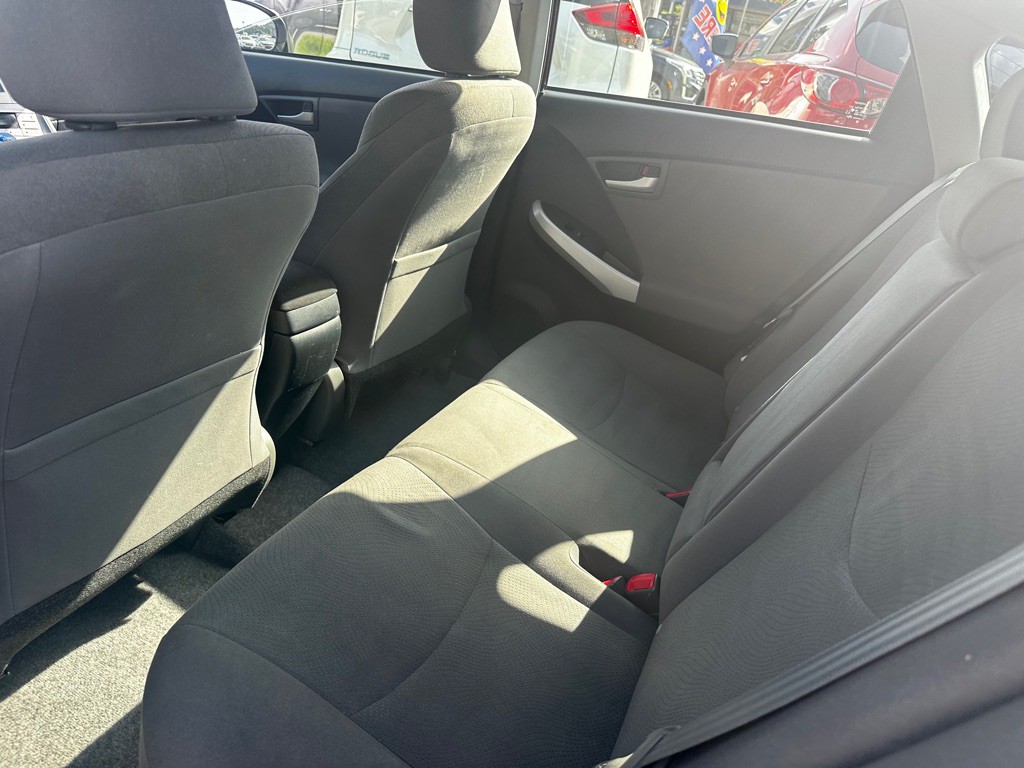 2014 Toyota Prius Image 5