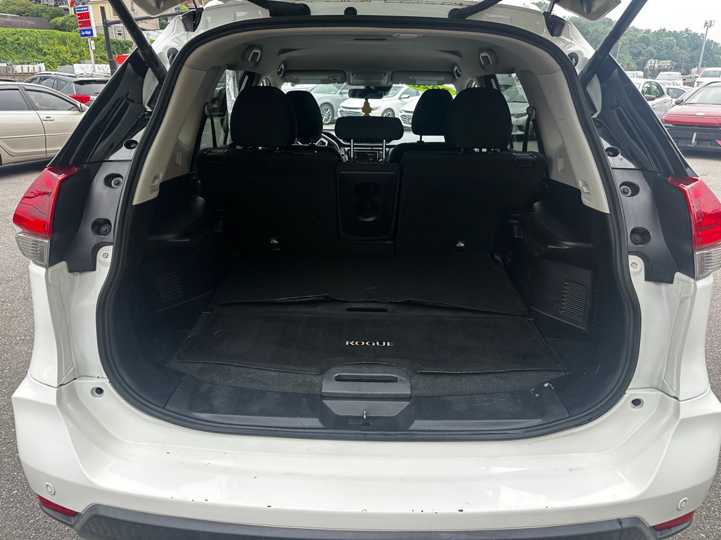 2020 Nissan Rogue Image 8