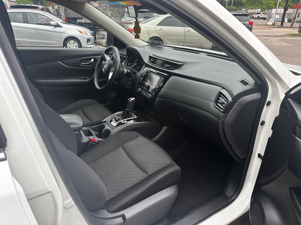 2020 Nissan Rogue Image 9