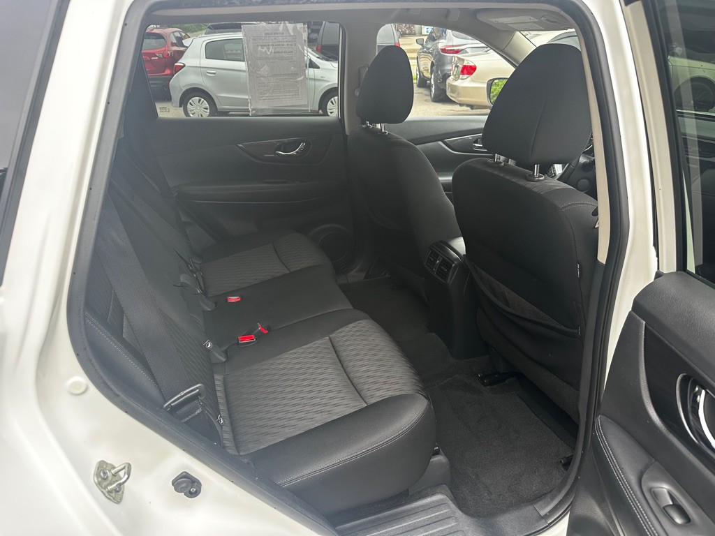 2020 Nissan Rogue Image 10