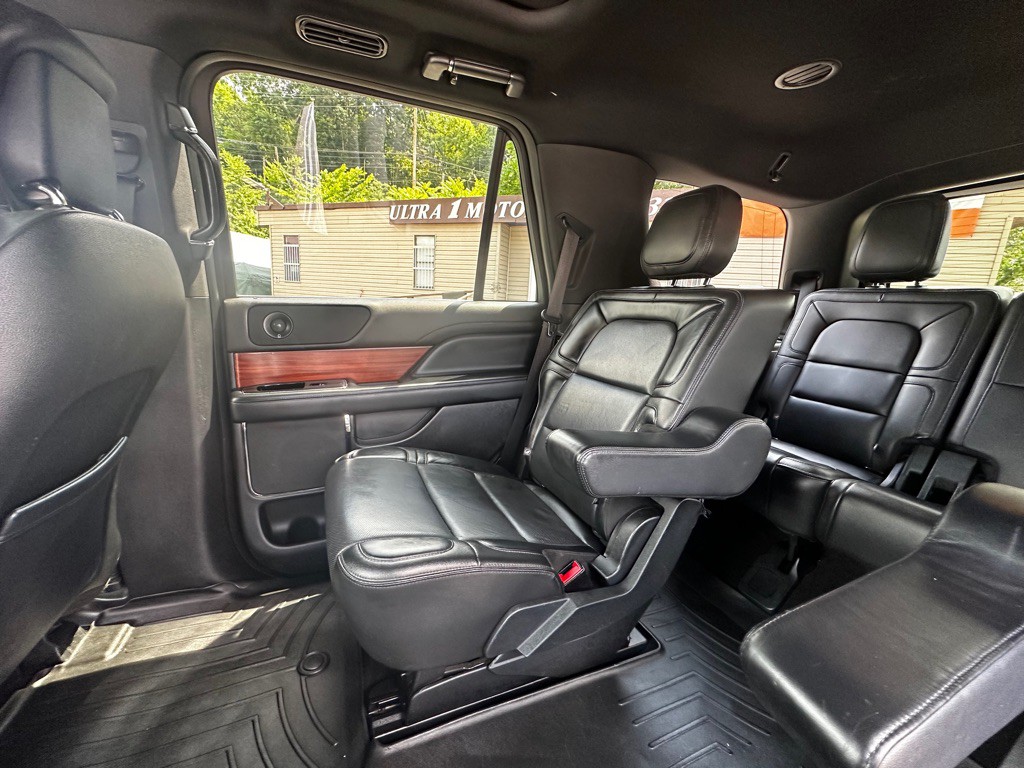 2018 Lincoln Navigator Image 11