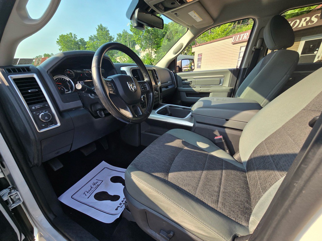 2016 RAM 1500 Image 12