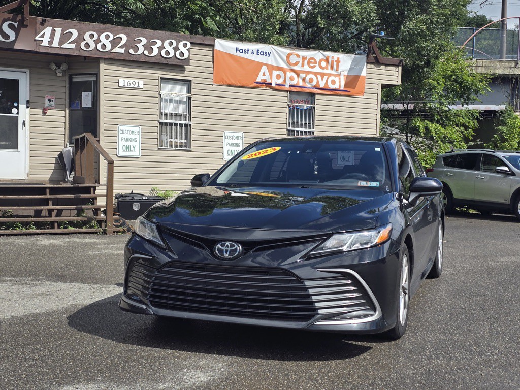 2023 Toyota Camry Image 2