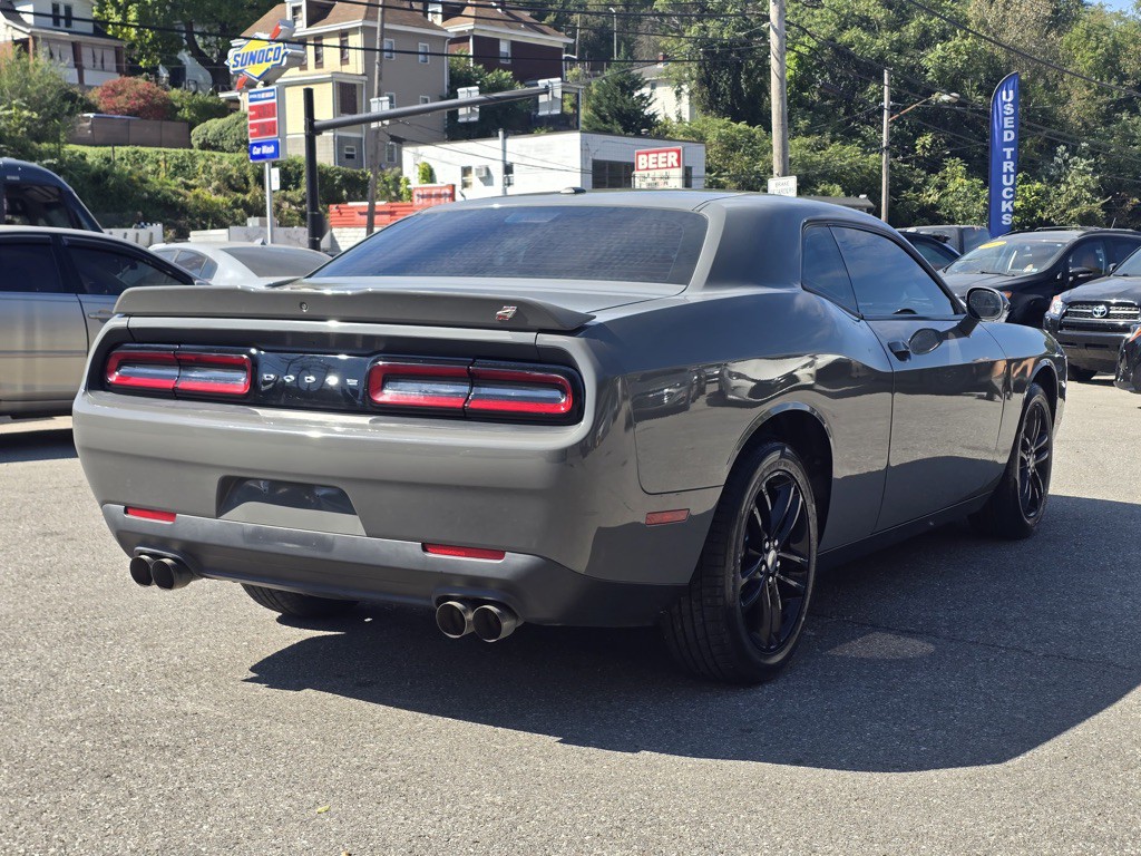 2019 Dodge Challenger Image 4