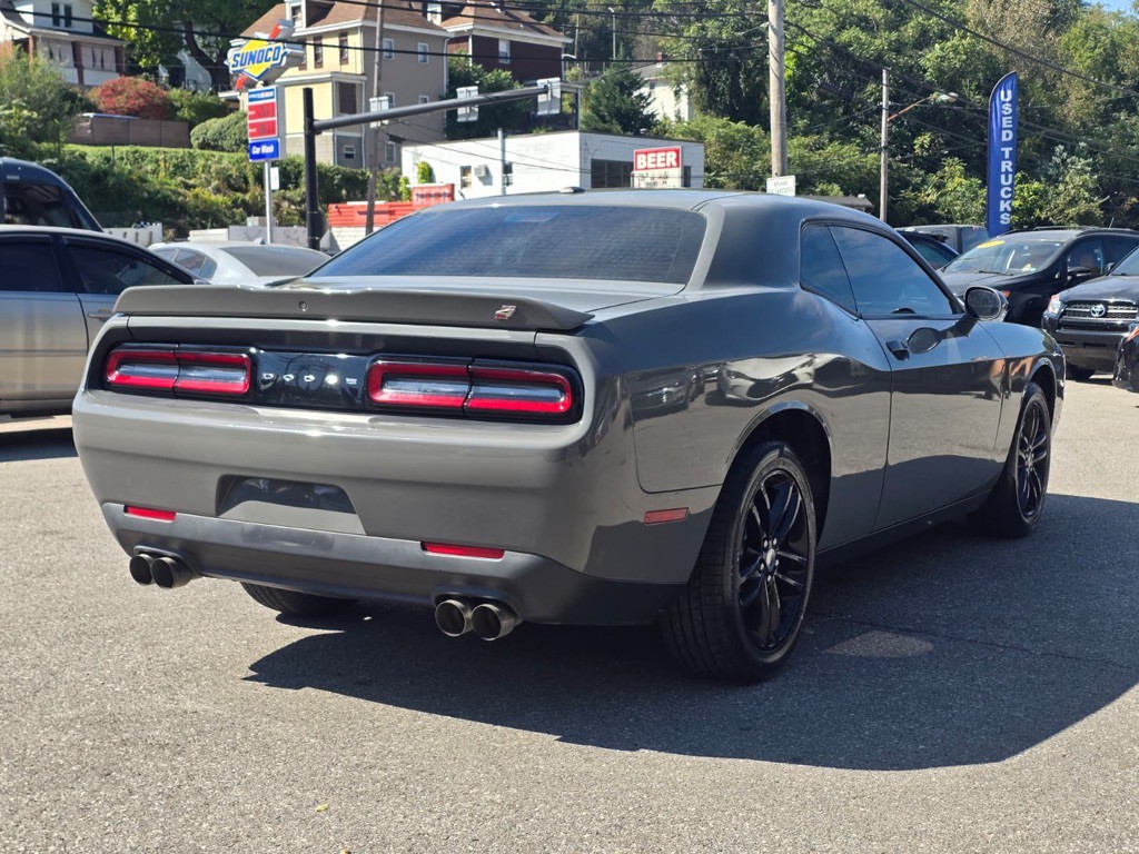 2019 Dodge Challenger Image 6