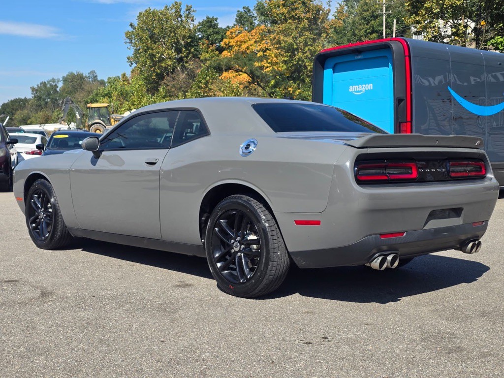 2019 Dodge Challenger Image 10