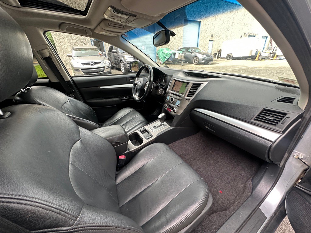 2014 Subaru Outback Image 15