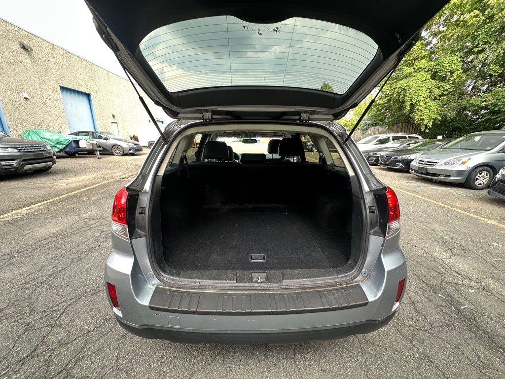 2014 Subaru Outback Image 18