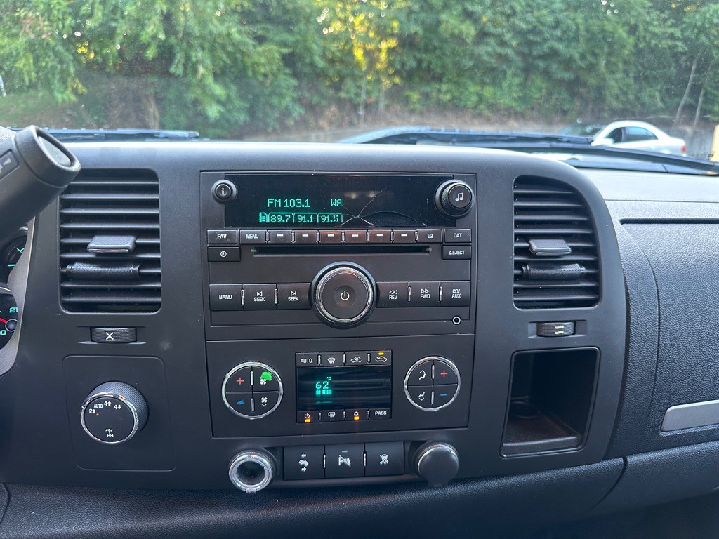 2011 Chevrolet Silverado 1500 Image 14