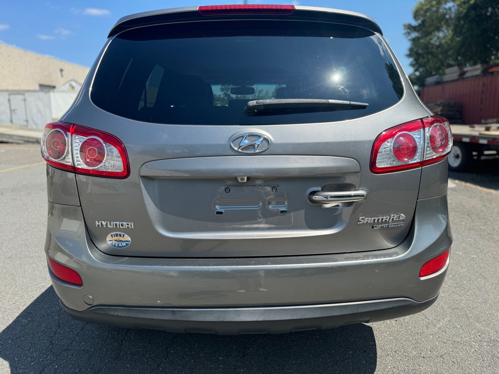 2011 Hyundai Santa Fe Image 4