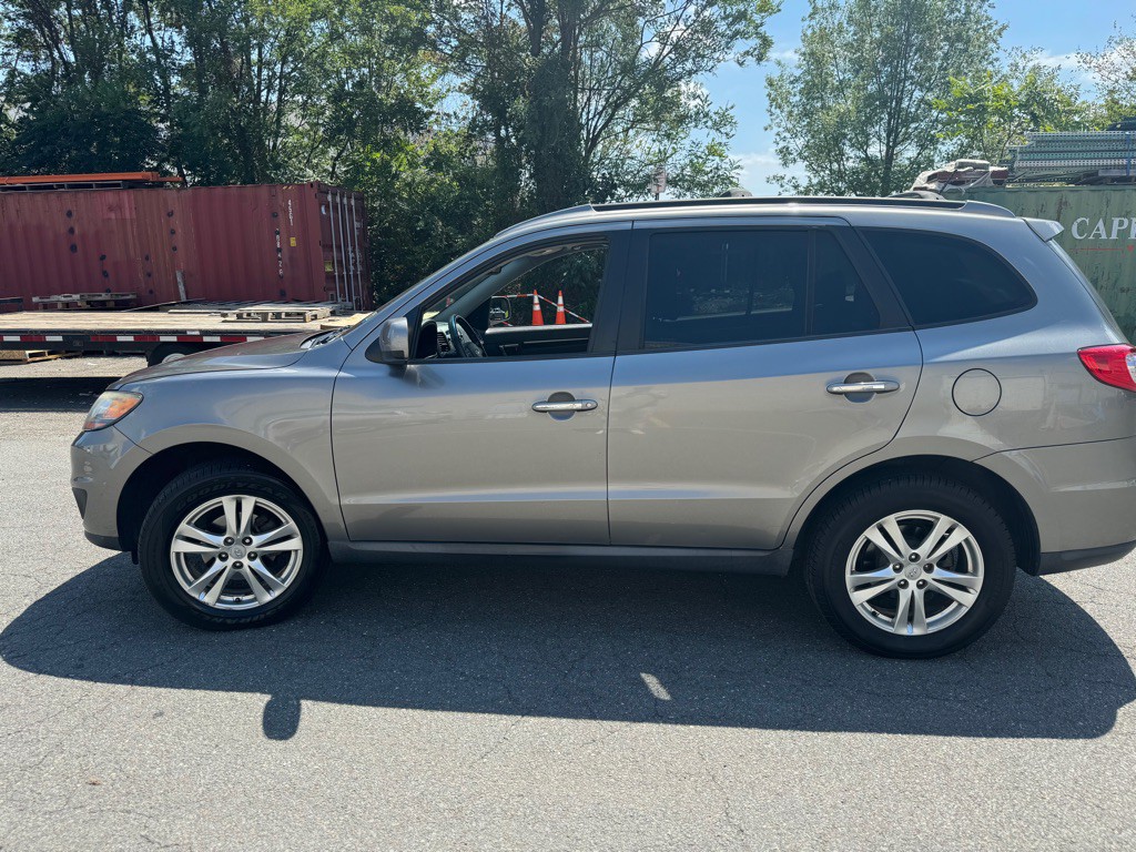 2011 Hyundai Santa Fe Image 8