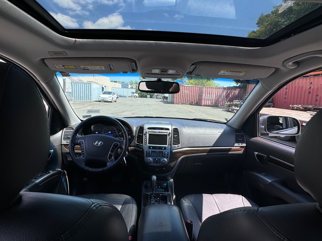 2011 Hyundai Santa Fe Image 12