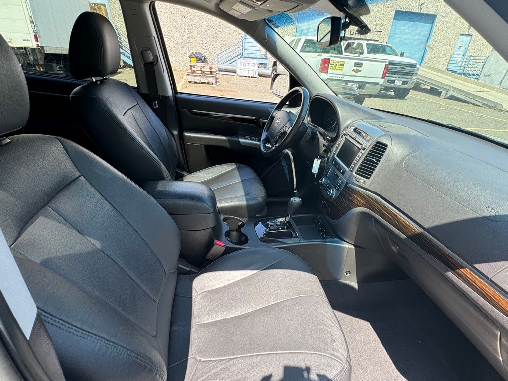 2011 Hyundai Santa Fe Image 13
