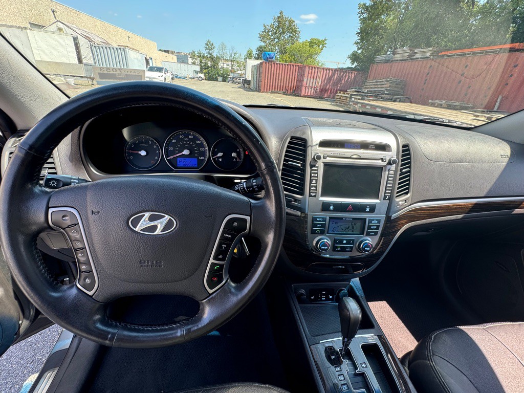 2011 Hyundai Santa Fe Image 14