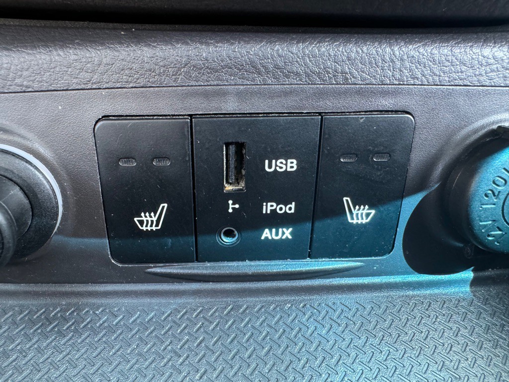 2011 Hyundai Santa Fe Image 16