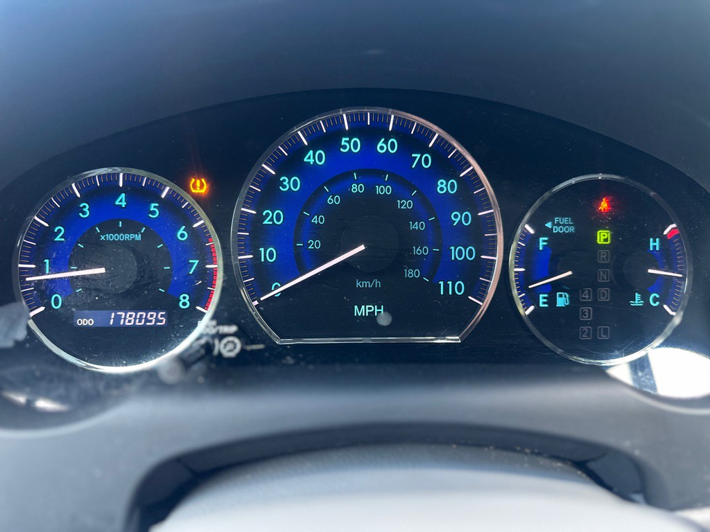 2010 Toyota Sienna Image 11