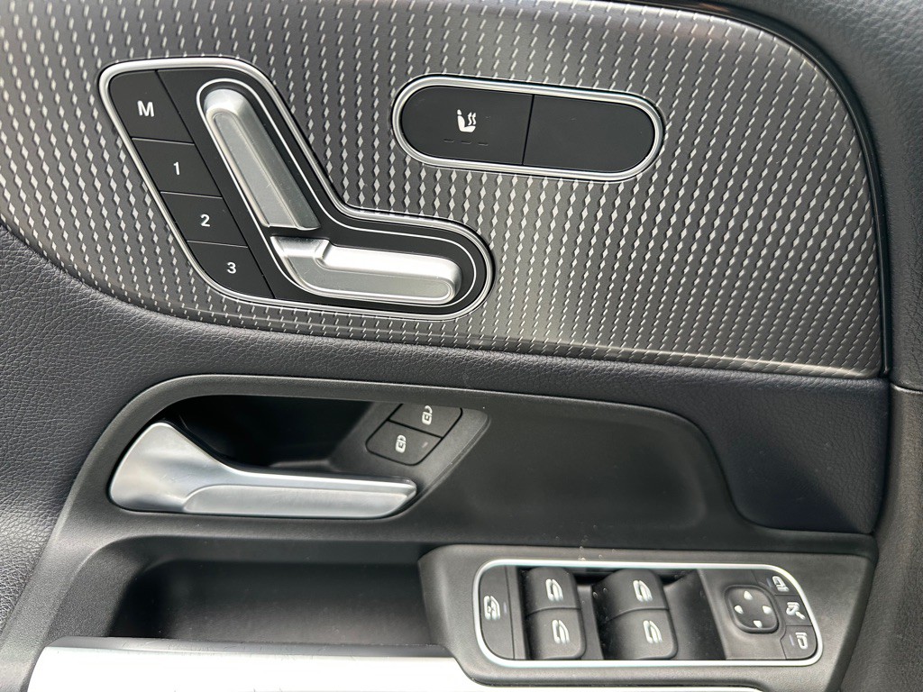 2020 Mercedes-Benz GLB Image 14