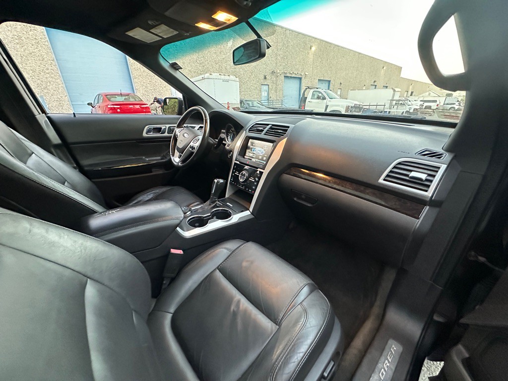 2015 Ford Explorer Image 15