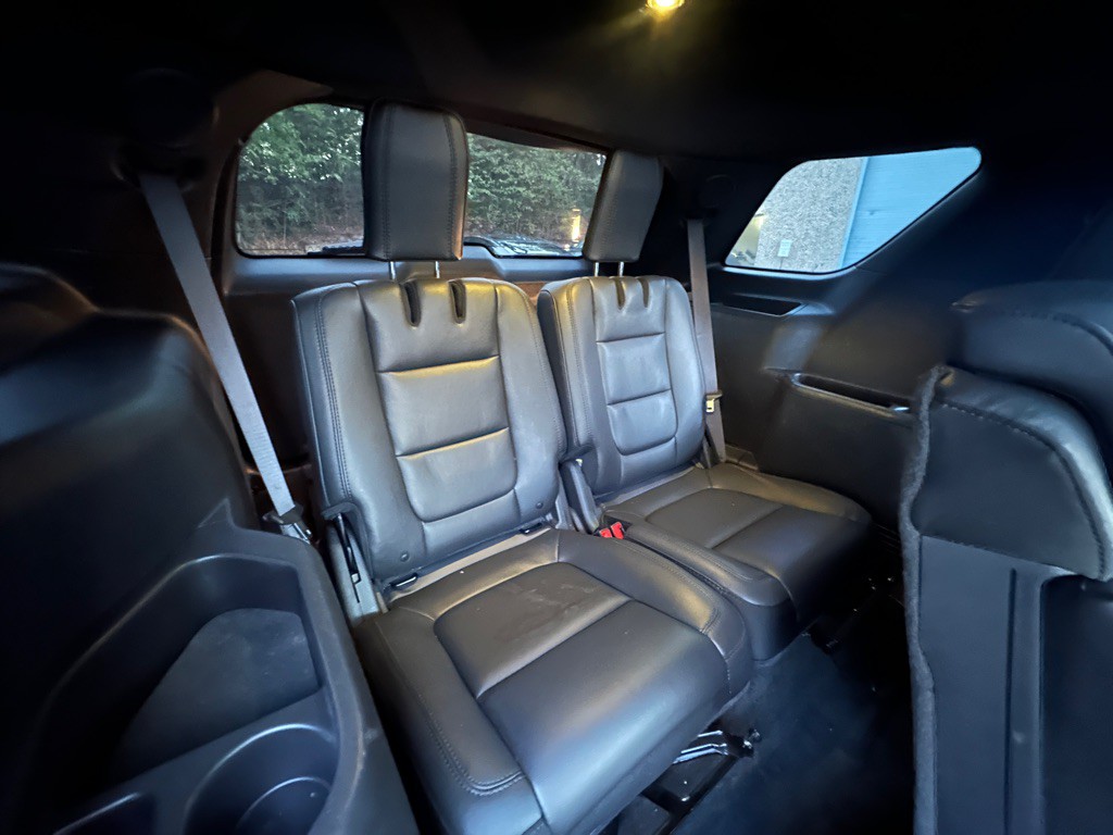 2015 Ford Explorer Image 18