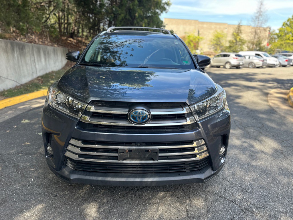 2018 Toyota Highlander Image 2