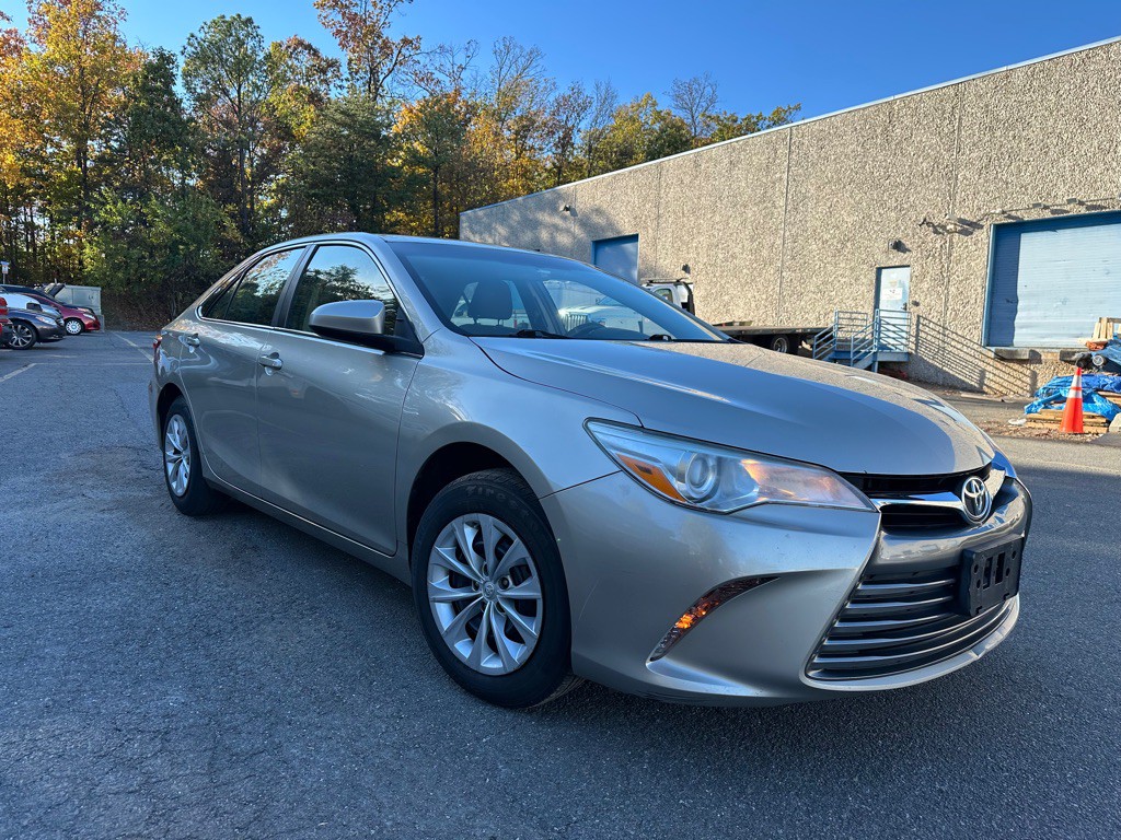 2017 Toyota Camry Image 1