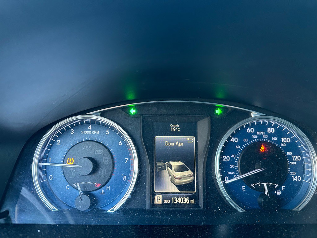 2017 Toyota Camry Image 17