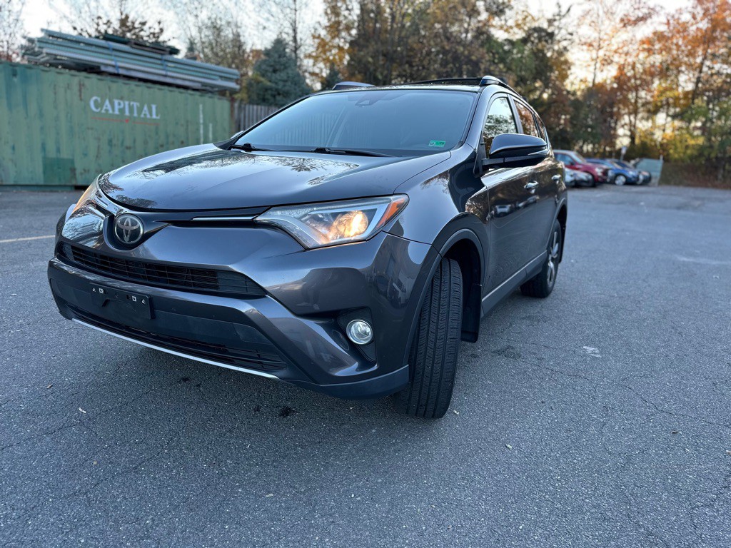 2017 Toyota Rav4 Image 1