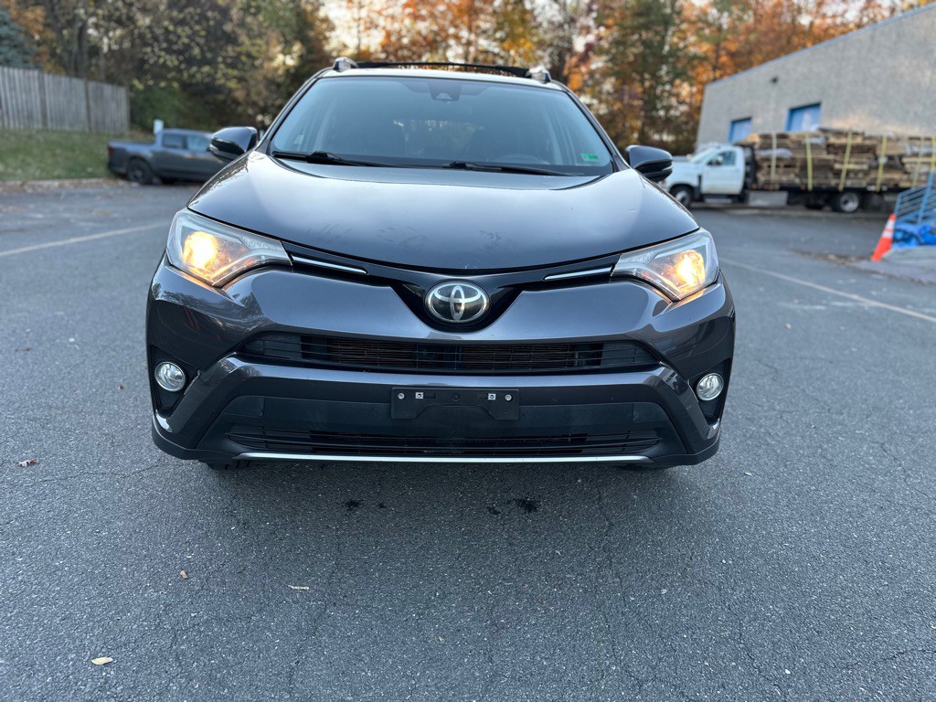 2017 Toyota Rav4 Image 2