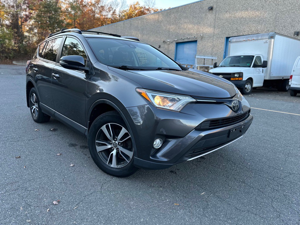 2017 Toyota Rav4 Image 3