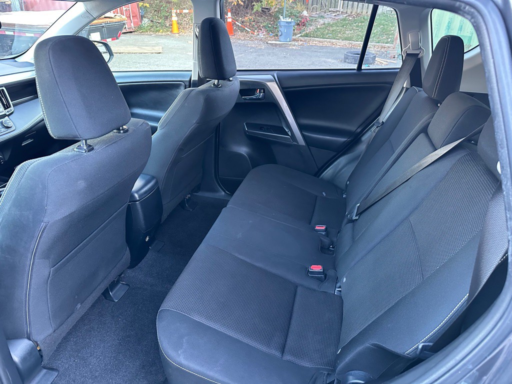 2017 Toyota Rav4 Image 9